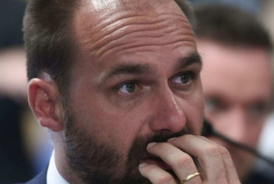 eduardo-bolsonaro-continua-utilizando-verba-de-gabinete-na-camara-mesmo-sem-mandato-ativo