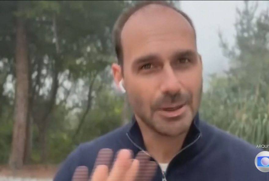 eduardo-bolsonaro-denunciado-por-coacao3B-jair-bolsonaro2C-nao