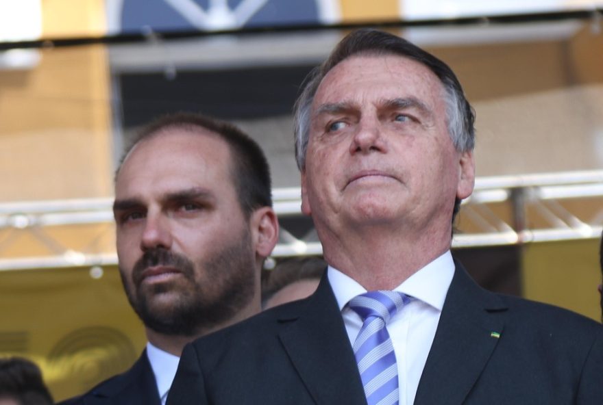 eduardo-bolsonaro-deve-retornar-ao-brasil-para-manter-mandato-na-camara3A-prazo-termina-domingo-noticias_atualizadas