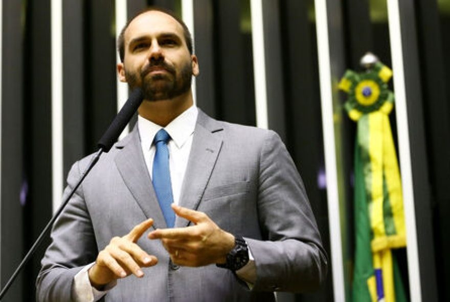 eduardo-bolsonaro-e-incluido-na-lista-de-devedores-da-uniao-por-divida-de-r24-14-mil