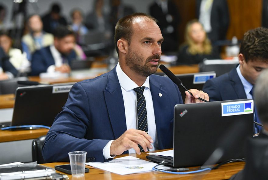 eduardo-bolsonaro-e-paulo-figueiredo-sao-denunciados-ao-stf