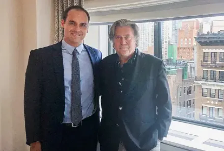 eduardo-bolsonaro-exalta-trump-e-apoia-tarifaco-durante-live-com-bannon