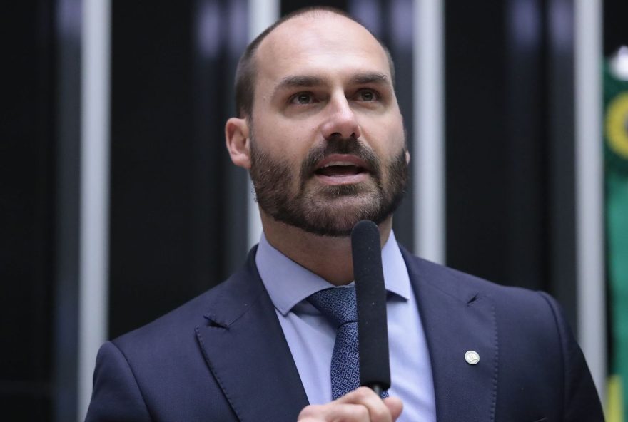 eduardo-bolsonaro-falta-a-sessoes-virtuais-da-camara-dos-deputados-apos-pedir-para-atuar-dos-eua