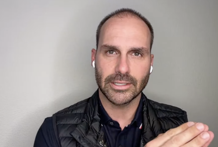 eduardo-bolsonaro-intensifica-sua-estrategia-nos-eua-e-ameaca-lideres-do-centrao
