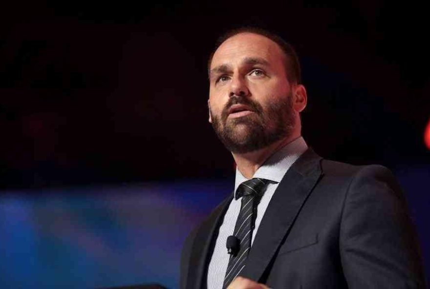 eduardo-bolsonaro-recebe-prazo-de-15-dias-para-se-manifestar-a-pf eduardo-bolsonaro-recebe-prazo-de-15-dias-para-se-manifestar-a-pf