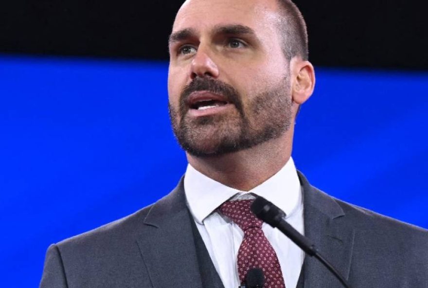 eduardo-bolsonaro-se-encontrara-com-trump-no-evento-latino-gala-em-mar-a-lago eduardo-bolsonaro-se-encontrara-com-trump-no-evento-latino-gala-em-mar-a-lago