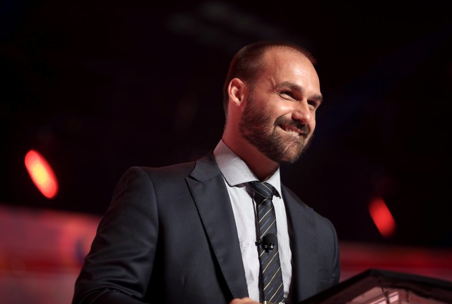 eduardo-bolsonaro-se-posiciona-contra-apoiar-tarcisio-nas-eleicoes-de-2026 eduardo-bolsonaro-se-posiciona-contra-apoiar-tarcisio-nas-eleicoes-de-2026