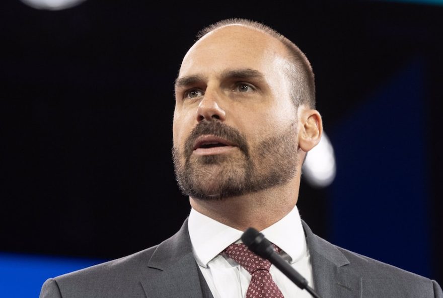 eduardo-bolsonaro-se-reunio-con-el-secretario-del-tesoro-de-eeuu-en-medio-de-las-tensiones-bilaterales-con-brasil