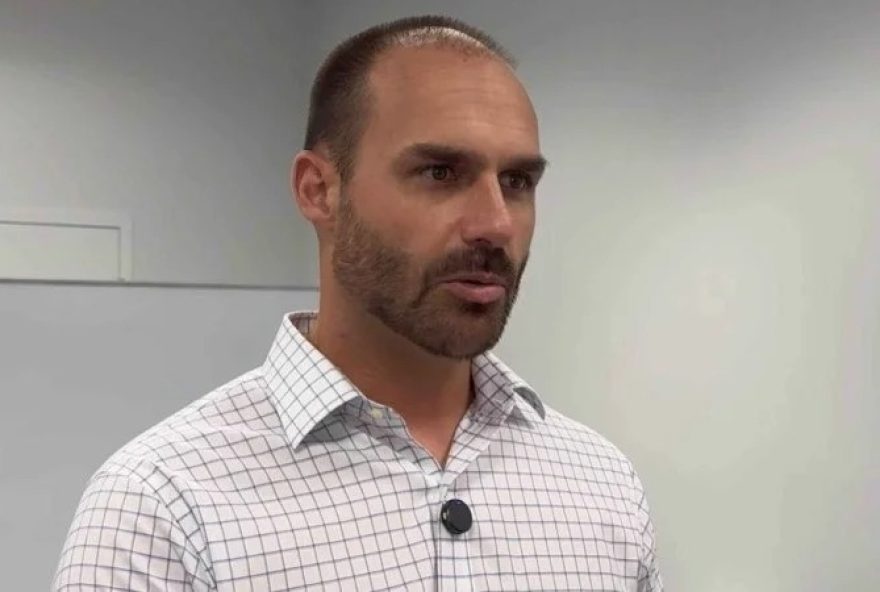 eduardo-destaca-visita-de-tarcisio-a-bolsonaro-como-fortalecimento-de-lacos-politicos eduardo-destaca-visita-de-tarcisio-a-bolsonaro-como-fortalecimento-de-lacos-politicos