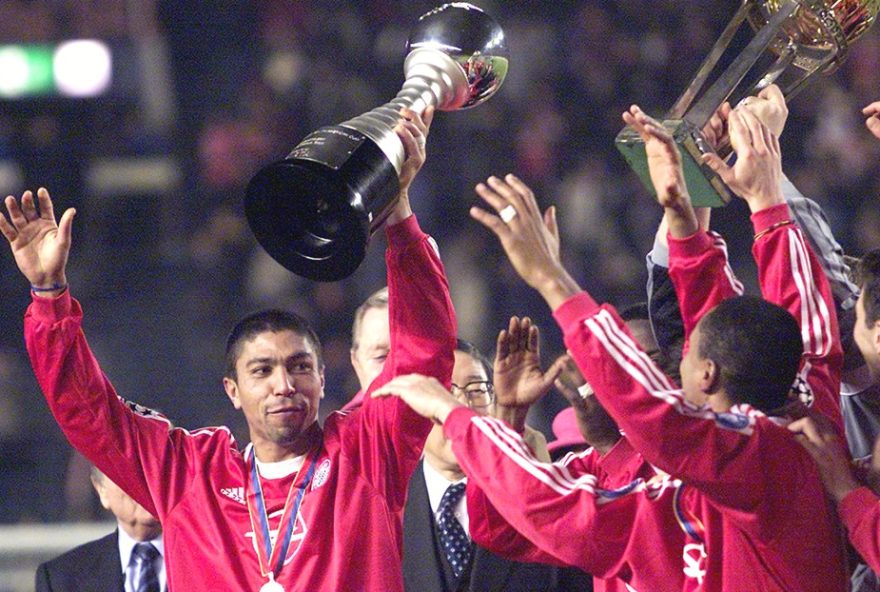 elber2C-embaixador-do-bayern-de-munique2C-admite-falta-em-gol-historico-e-destaca-importancia-do-var-no-mundial-de-clubes