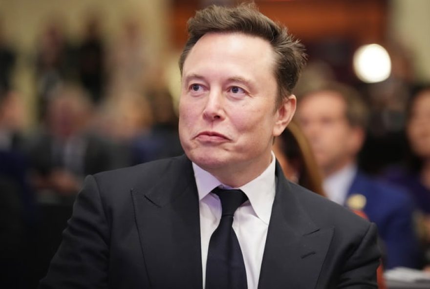 elon-musk2C-o-homem-mais-rico-do-mundo2C-confirma-interesse-em-comprar-o-liverpool