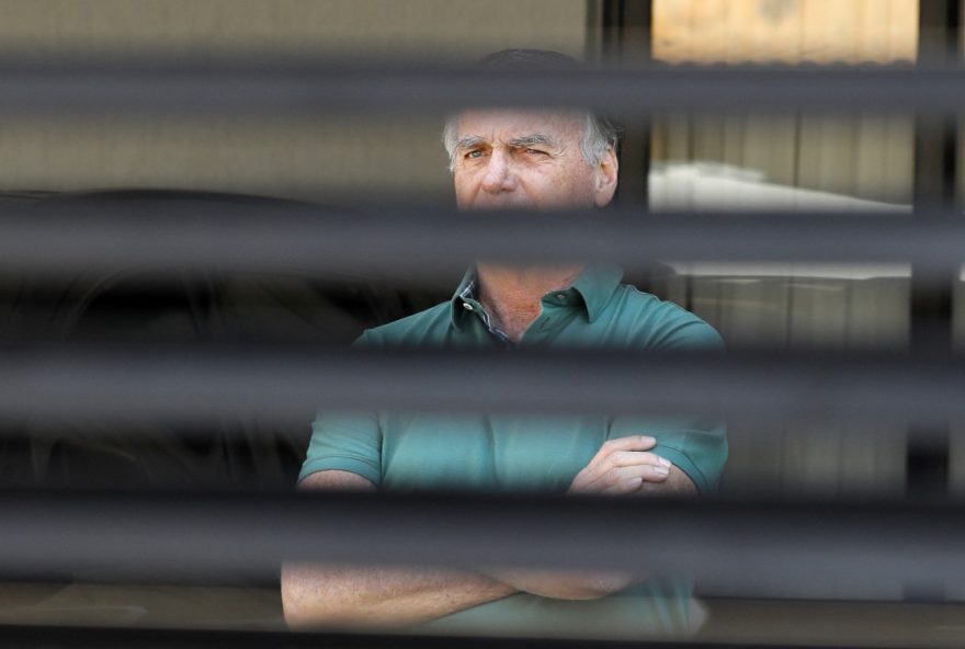 em-carta2C-bolsonaro-lamenta-criticas-da-direita-a-aliados-e-michelle em-carta2C-bolsonaro-lamenta-criticas-da-direita-a-aliados-e-michelle