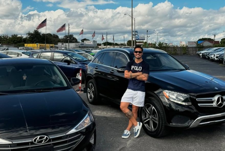 empresario-de-carros-em-miami2C-lenny3A-um-ex-jogador-brasileiro-de-sucesso-virou-referencia-para-torcedores-de-fluminense-e-palmeiras-nos-eua