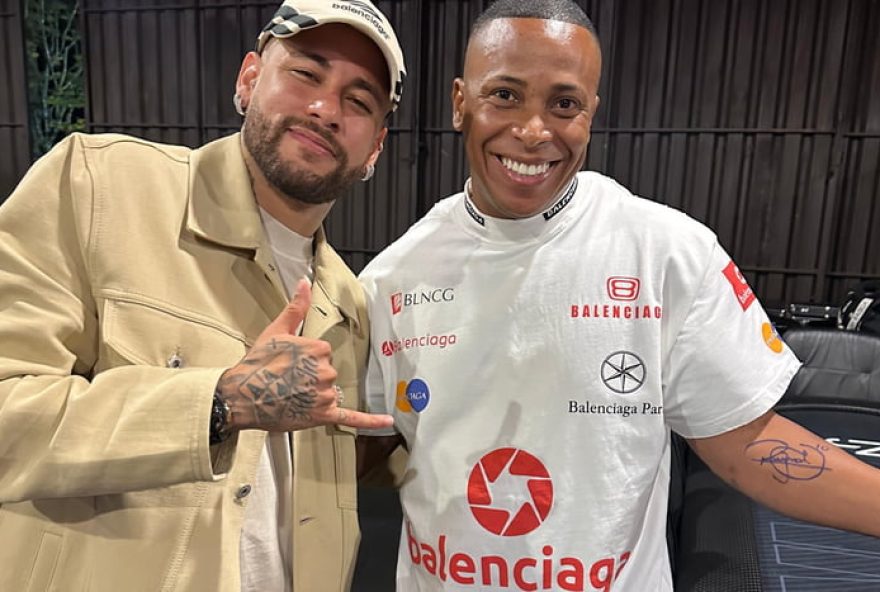 empresario-eterniza-encontro-com-neymar-em-tatuagem-no-braco