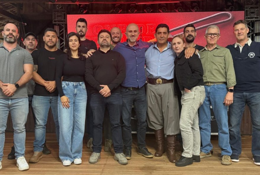 empresario-resgatado-de-cativeiro-homenageia-policiais-em-festa-de-aniversario-no-rs