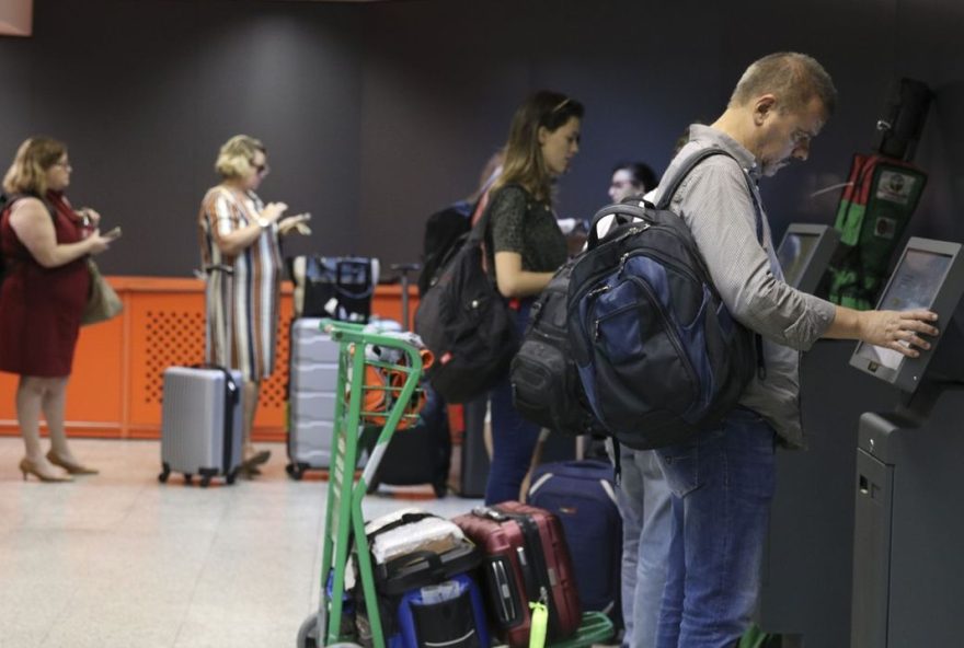 empresas-aereas-gol-e-latam-defendem-tarifa-internacional-sem-bagagem-de-mao-para-aumentar-competitividade