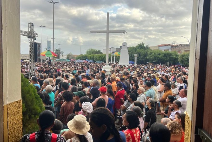 encerramento-da-romaria-de-finados-reune-milhares-em-juazeiro-do-norte3B-processo-de-beatificacao-do-padre-cicero-avanca encerramento-da-romaria-de-finados-reune-milhares-em-juazeiro-do-norte3B-processo-de-beatificacao-do-padre-cicero-avanca