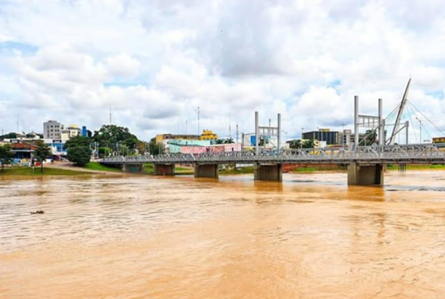 enchente-no-rio-acre3A-de-declara-emergencia-com-42C1-mil-familias-afetadas