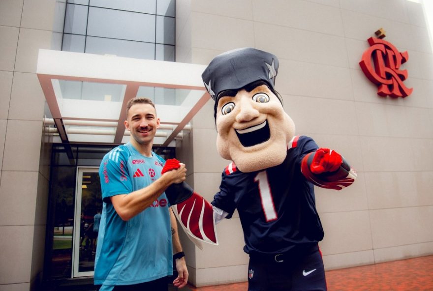 encontro-de-leo-ortiz-do-flamengo-com-pat-patriot-do-new-england-patriots-e-mensagem-para-will-campbell3A-solidariedade-e-apoio-na-nfl-2025