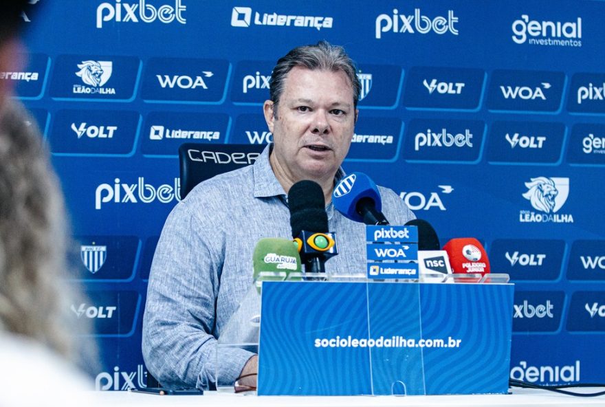 enderson-moreira-busca-jogadores-chave-para-montagem-do-avai-de-20253A-presidente-confia-na-escolha-do-treinador