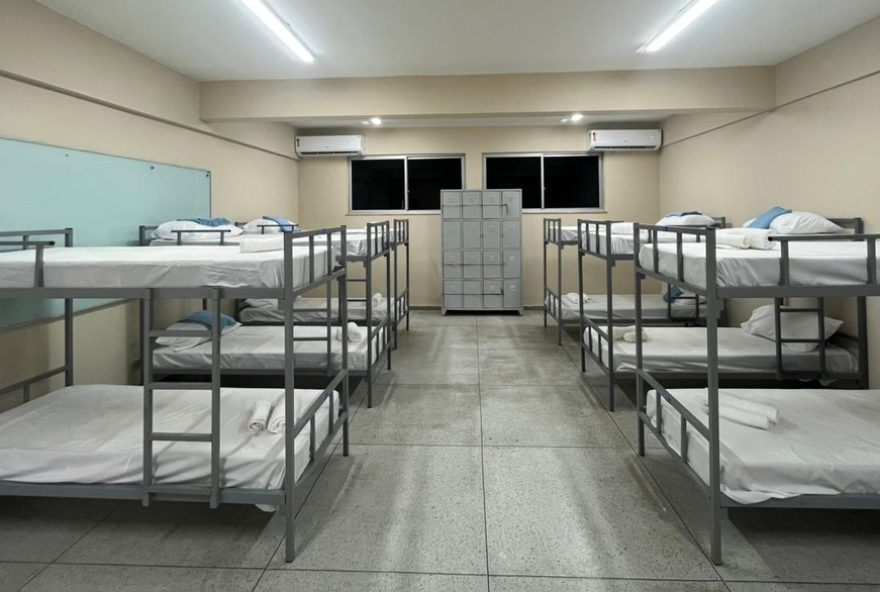 enem-no-para-20253A-estudantes-se-preparam-em-meio-a-escolas-transformadas-em-hostels enem-no-para-20253A-estudantes-se-preparam-em-meio-a-escolas-transformadas-em-hostels