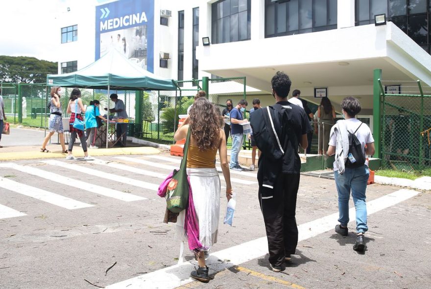 Enem 2022: mais de 130 mil estudantes realizam segunda etapa neste domingo, 20