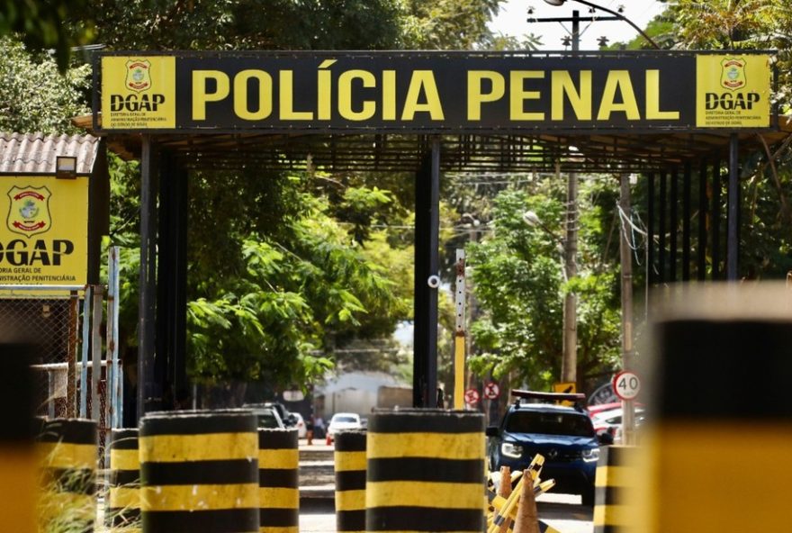 enfermeiro-suspeito-de-engravidar-detenta-tem-relacoes-com-outra-presa2C-afirma-policia3A-quatro-servidores-afastados