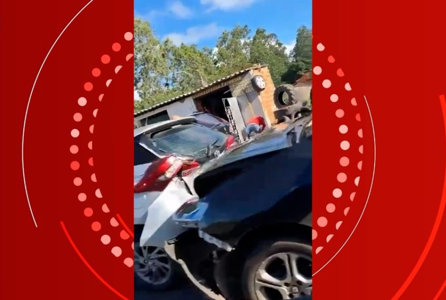 engavetamento-com-quatro-veiculos-na-via-expressa2C-sao-luis3A-imagens-do-acidente engavetamento-com-quatro-veiculos-na-via-expressa2C-sao-luis3A-imagens-do-acidente