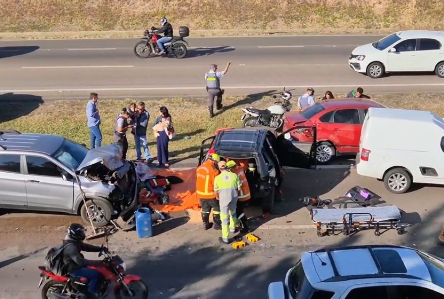 engavetamento-deixa-feridos-e-interdita-rodovia-de-salto3A-ultimas-atualizacoes-e-impactos-no-trafego