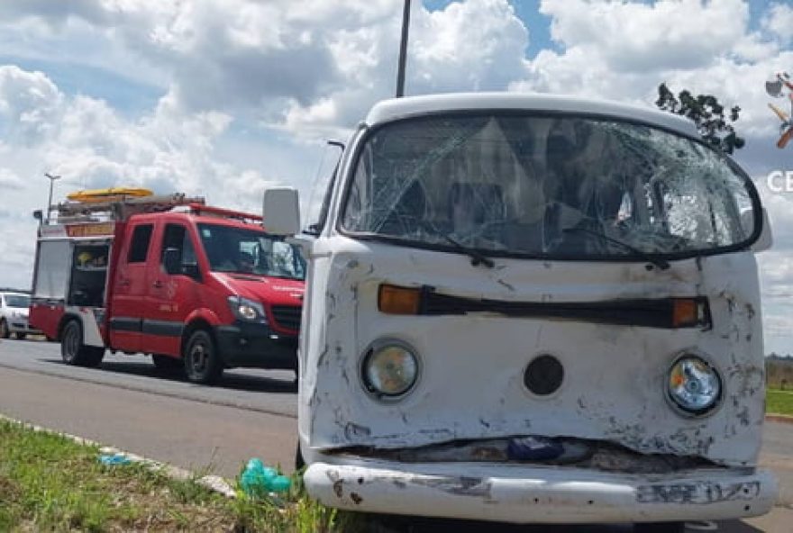 engavetamento-na-df-001-mobiliza-bombeiros-com-3-carros-e-kombi