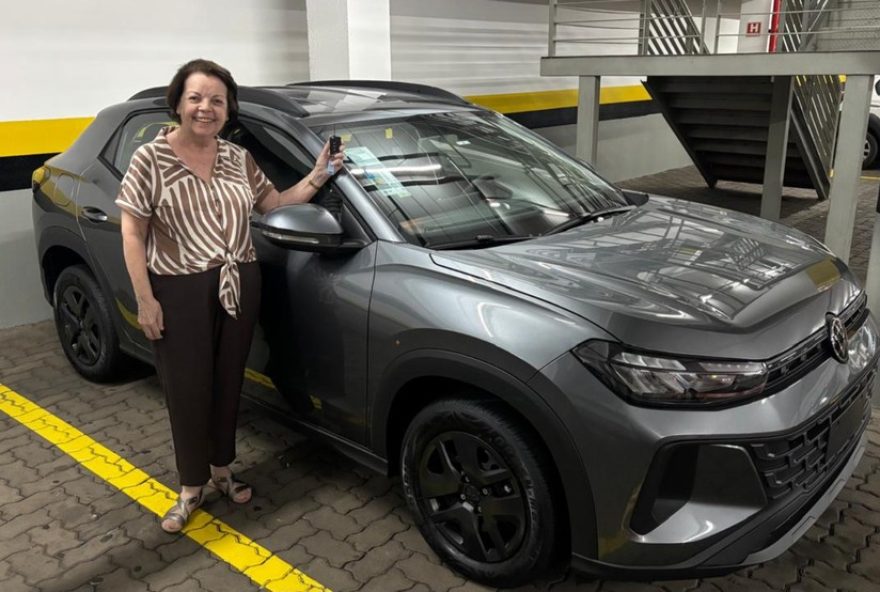 eni-figueira-ambrosetti-e-a-ganhadora-do-carro-0-km-da-promocao-de-natal-do-patio-limeira-shopping3A-confira eni-figueira-ambrosetti-e-a-ganhadora-do-carro-0-km-da-promocao-de-natal-do-patio-limeira-shopping3A-confira