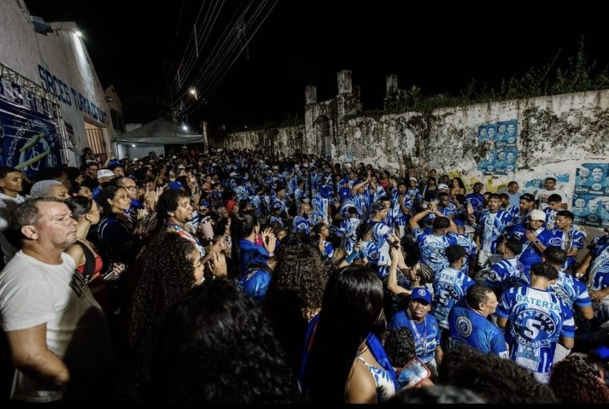 ensaio-da-turma-do-quinto-em-madre-deus3A-preparativos-para-desfile-na-passarela-chico-coimbra.-venha-conferir