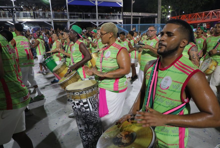 ensaios-tecnicos-na-sapucai3A-beija-flor2C-mangueira2C-sabrina-sato-na-vila-isabel-e-portela3B-confira-a-programacao-completa