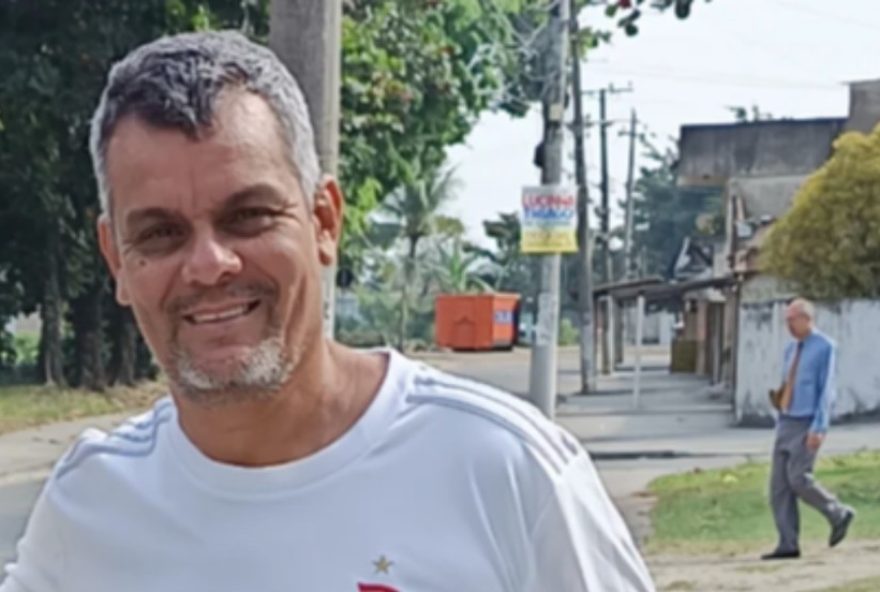 enterro-de-marquinho-dos-antares3A-comunidade-chora-perda-de-lider-assassinado