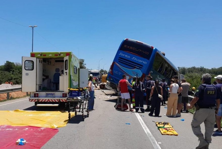 equipe-medica-relata-operacao-de-resgate-em-acidente-grave-na-br-116