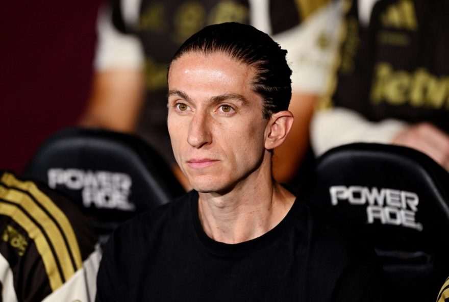 eric-faria-critica-postura-de-filipe-luis-em-caso-de-racismo3A-22muito-decepcionante22 eric-faria-critica-postura-de-filipe-luis-em-caso-de-racismo3A-22muito-decepcionante22