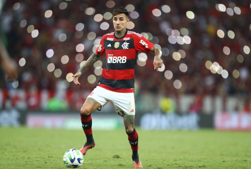 erick-pulgar-chega-a-100-jogos-pelo-flamengo3A-renovacao-em-aberto