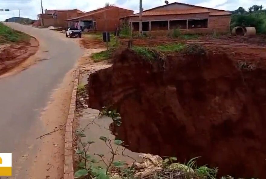 erosao-ameaca-romper-pista-da-ma-322-em-brejo-de-areia3A-solucao-urgente-necessaria