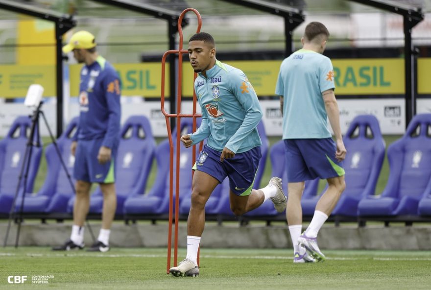 escalacao-da-selecao3A-ancelotti-promove-estreia-de-samuel-lino-em-jogo-contra-bolivia