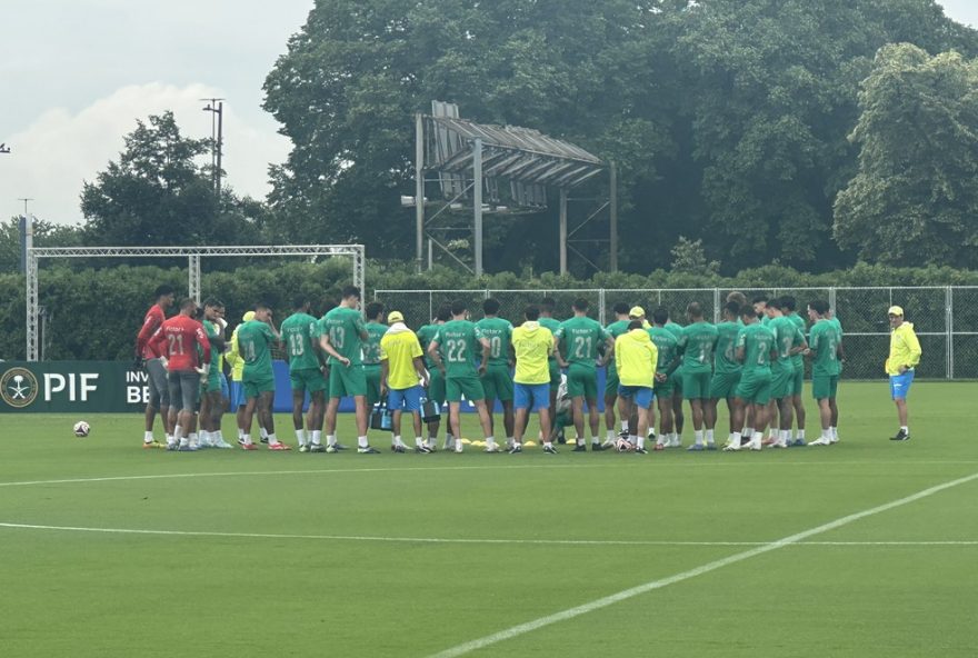 escalacao-do-palmeiras3A-abel-conta-com-paulinho-de-olho-no-chelsea