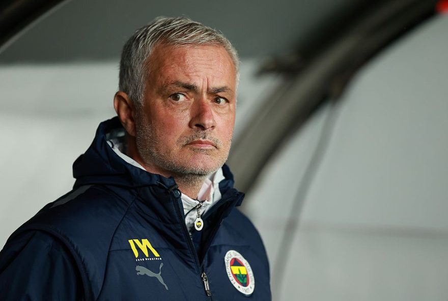 escandalo-na-turquia3A-diretoria-da-tff-se-demite-apos-ataques-a-jose-mourinho