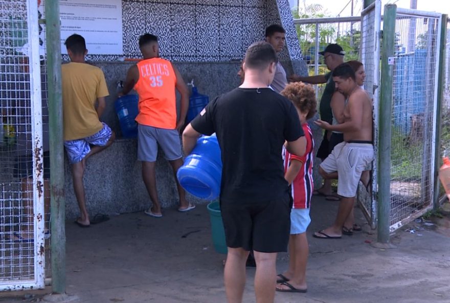 escassez-de-agua-em-campinas3A-moradores-recorrem-a-caminhoes-pipa-e-bicas escassez-de-agua-em-campinas3A-moradores-recorrem-a-caminhoes-pipa-e-bicas
