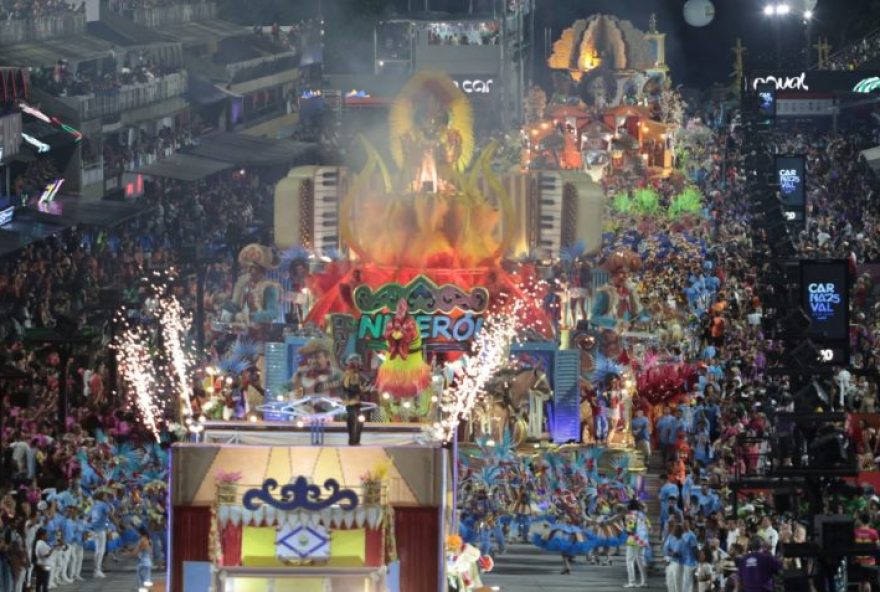 escola-de-samba-e-alvo-de-investigacao-do-mp-apos-exibir-memes-de-bolsonaro escola-de-samba-e-alvo-de-investigacao-do-mp-apos-exibir-memes-de-bolsonaro