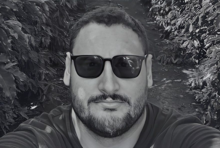 escritor-mineiro-leandro-cesar-ferreira-encontrado-morto-em-praia-na-bahia3A-investigacoes-em-andamento