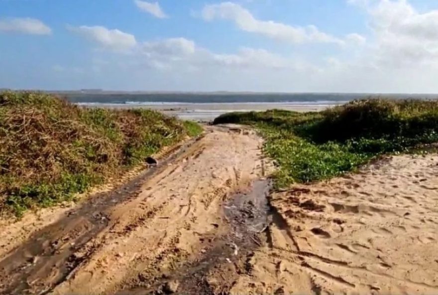 esgoto-e-despejado-na-praia-de-sao-marcos2C-em-area-indicada-para-banho3A-a-situacao-preocupante-em-sao-luis esgoto-e-despejado-na-praia-de-sao-marcos2C-em-area-indicada-para-banho3A-a-situacao-preocupante-em-sao-luis
