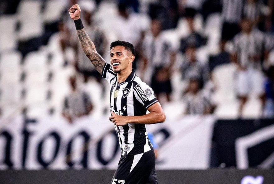 esposa-do-david-ricardo-perde-filmagem-de-gol-do-zagueiro2C-cena-viraliza esposa-do-david-ricardo-perde-filmagem-de-gol-do-zagueiro2C-cena-viraliza