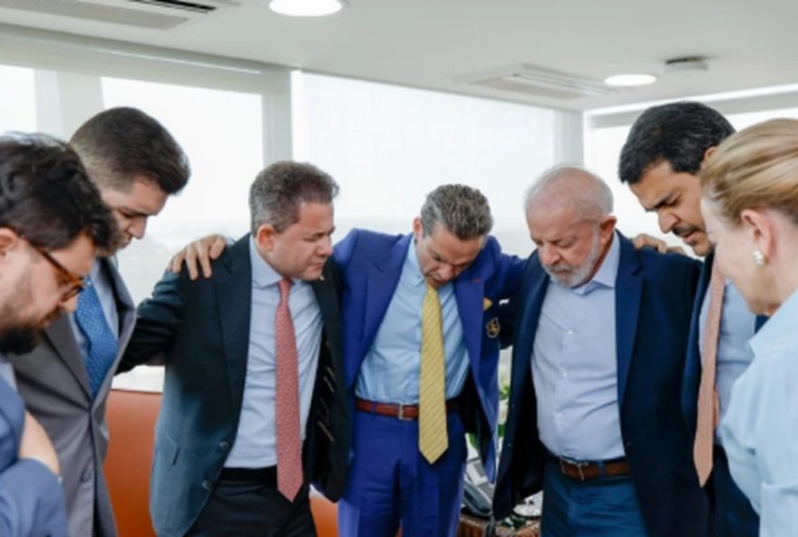 esquerda-poupa-lula-em-duas-frentes