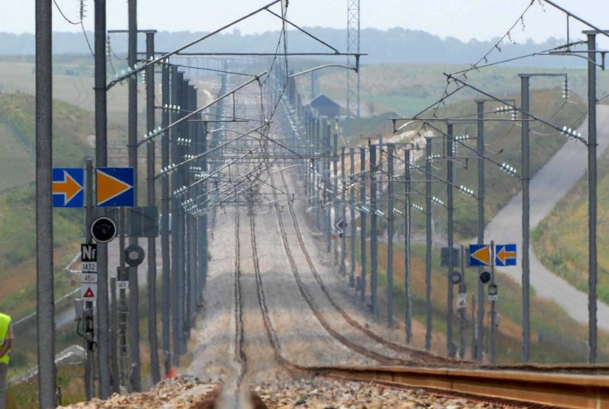 estacao-a-superficie-ou-a-60-metros-de-profundidade3F-apa-pronuncia-se-ate-ao-final-do-mes-sobre-tgv-em-gaia estacao-a-superficie-ou-a-60-metros-de-profundidade3F-apa-pronuncia-se-ate-ao-final-do-mes-sobre-tgv-em-gaia