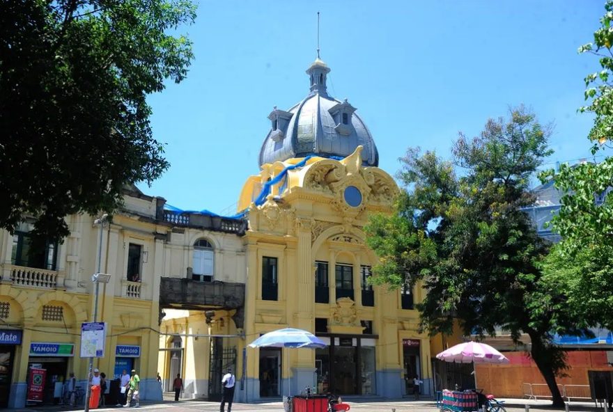 estacao-praca-xv-de-novembro-agora-homenageia-silvio-santos estacao-praca-xv-de-novembro-agora-homenageia-silvio-santos