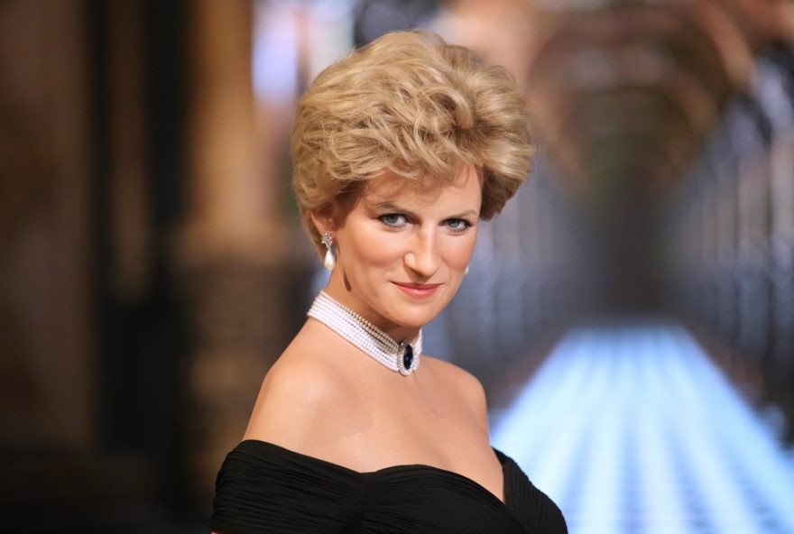 estatua-de-cera-de-princesa-diana-com-vestido-da-vinganca-e-destaque-em-museu-de-paris2C-relembrando-legado-da-realeza